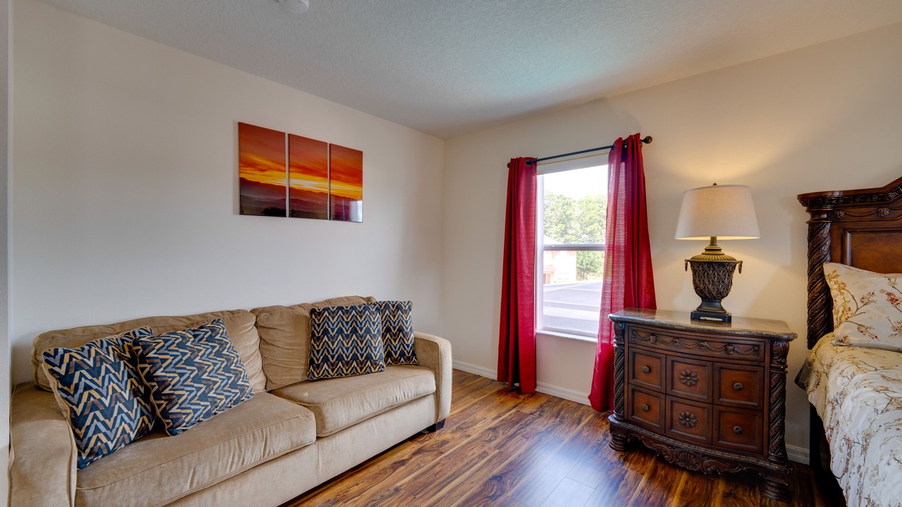 Photo of Livingroom in Windwood Bay