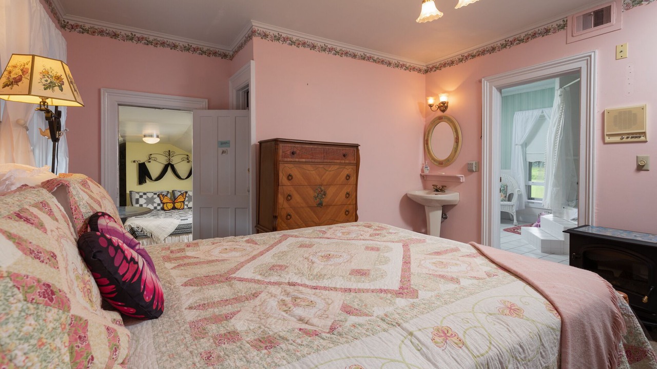 Photo of Bedroom in Warrensburg