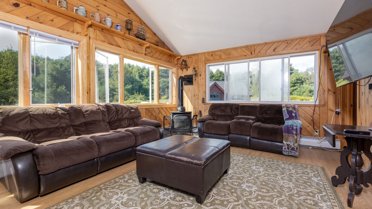 Photo of Livingroom in Warrensburg