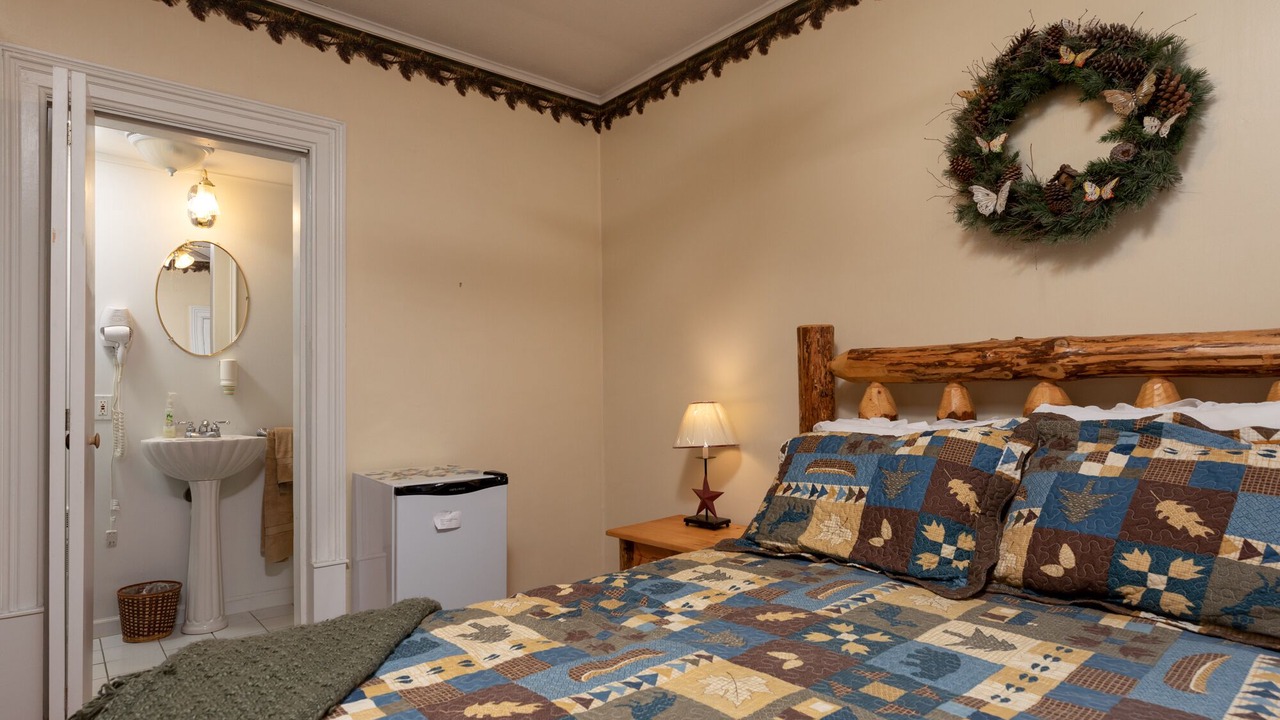 Photo of Bedroom in Warrensburg