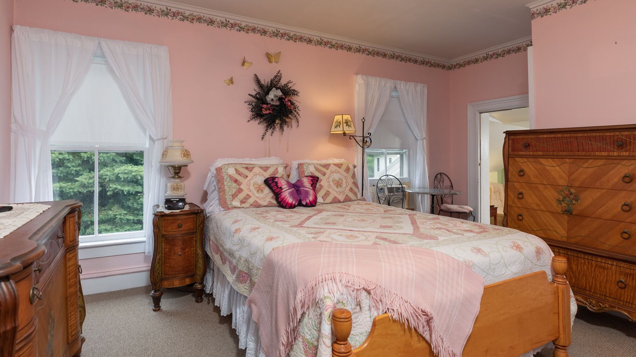 Photo of Bedroom in Warrensburg