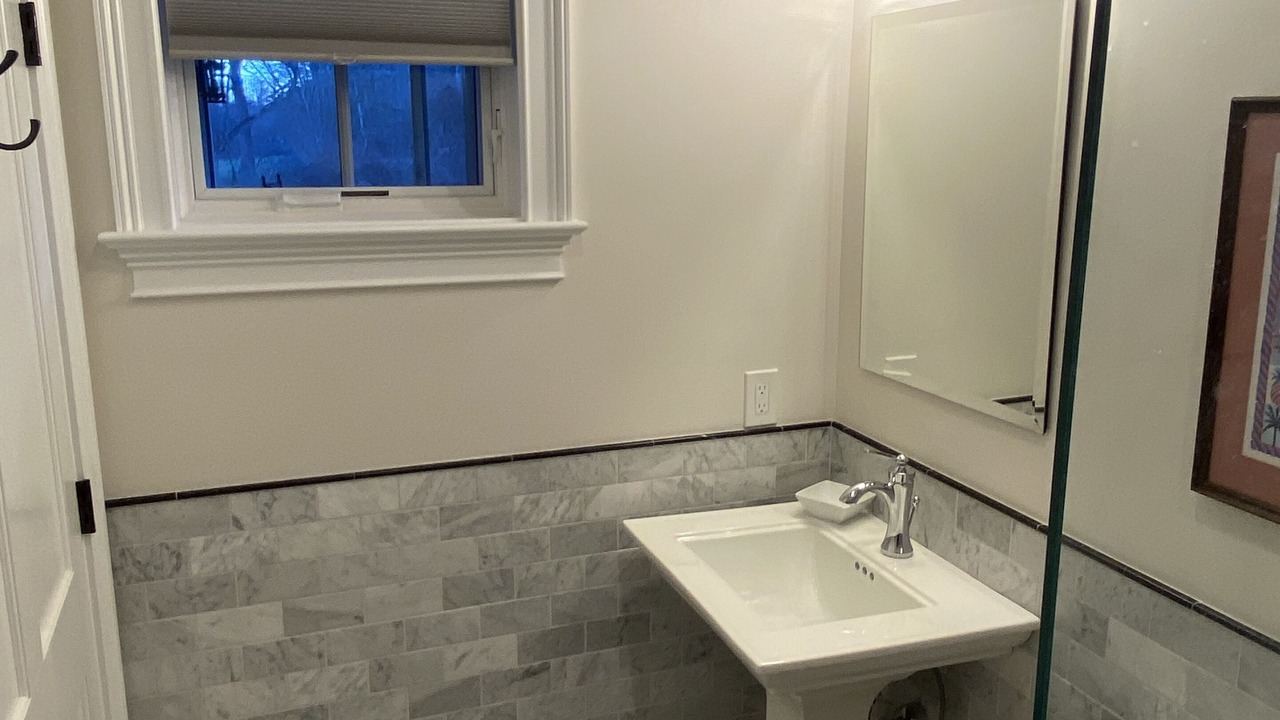 Photo of Bathroom in Etlan