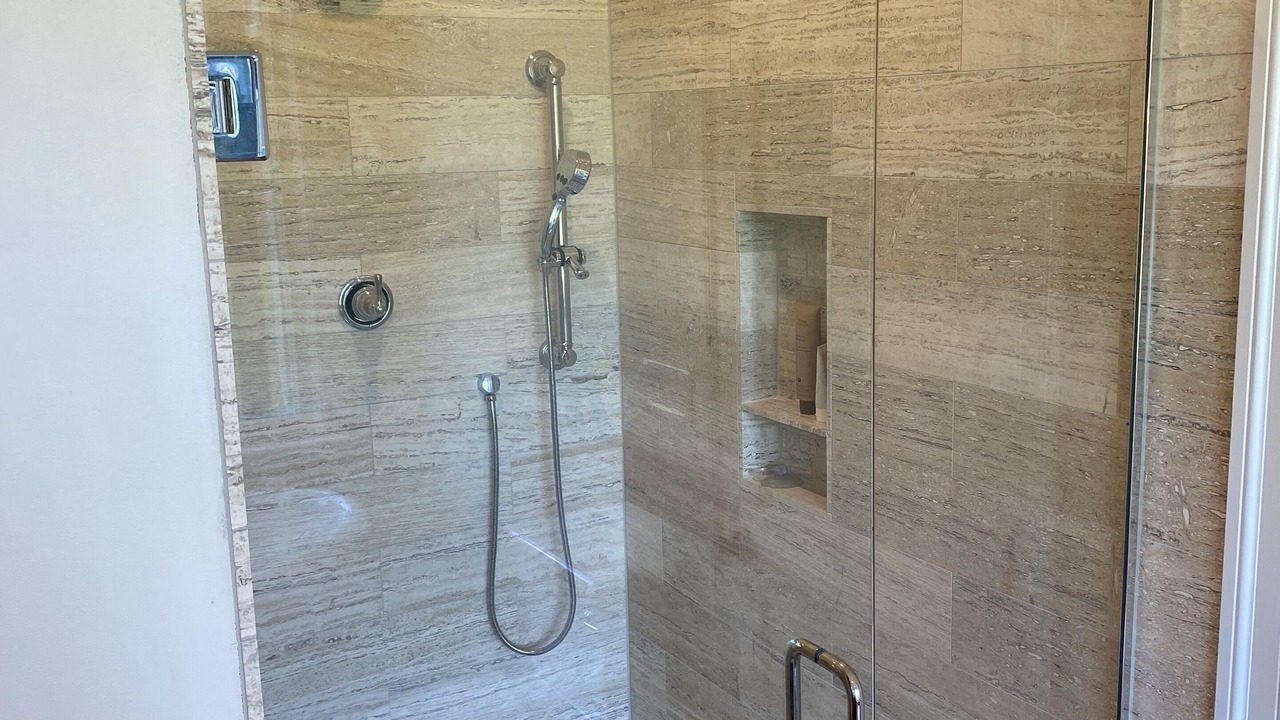 Photo of Bathroom in Etlan