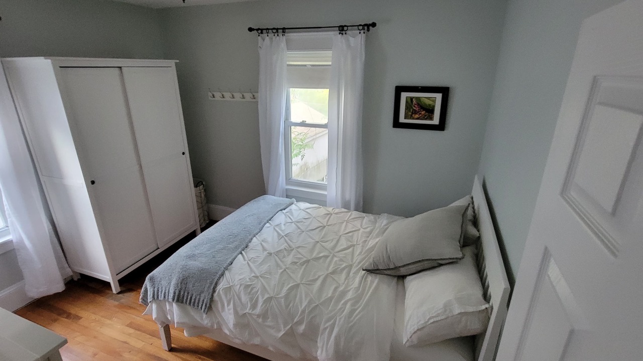 Photo of Bedroom in West Street - River Street