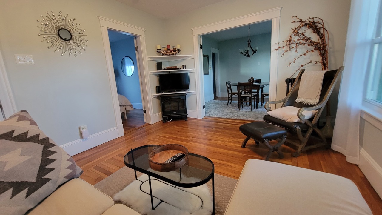 Photo of Livingroom in West Street - River Street