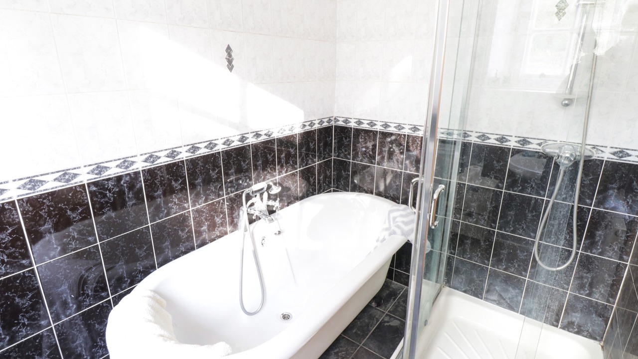 Photo of Bathroom in Carrigallen