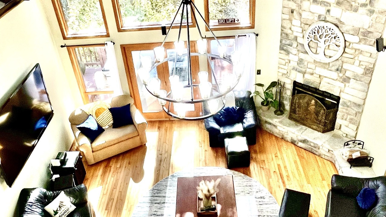 Photo of Livingroom in Chestnut Springs