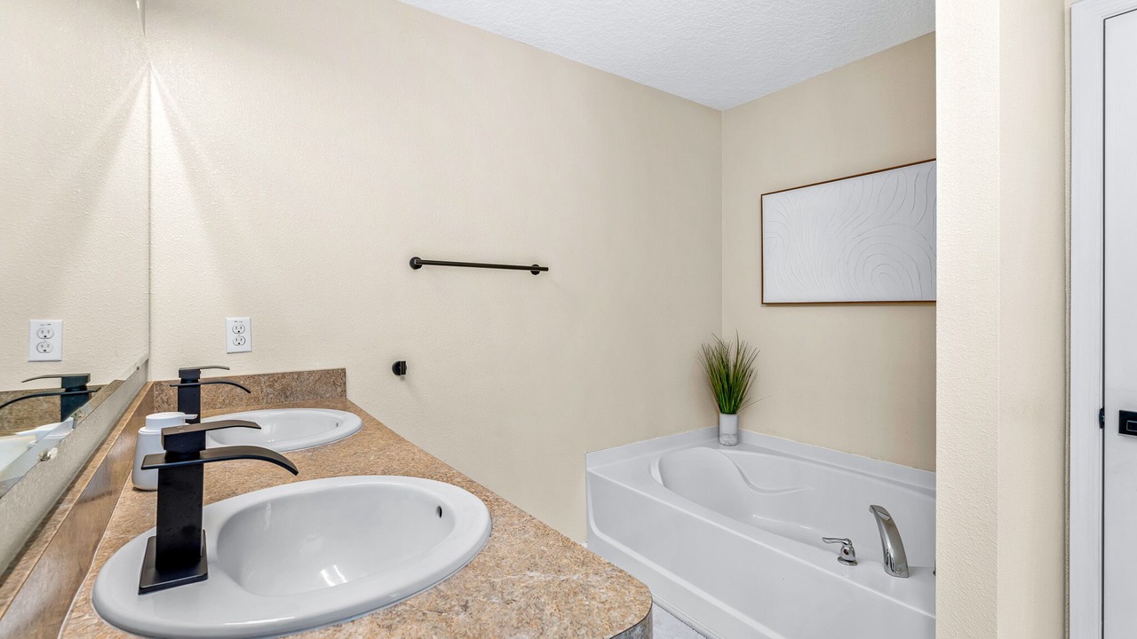 Photo of Bathroom in Cypress Pointe