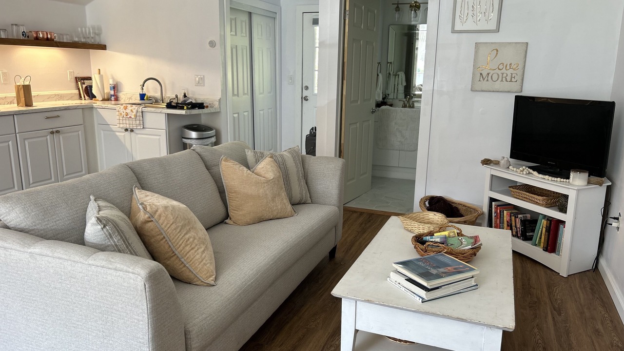 Photo of Livingroom in Pleasant Valley