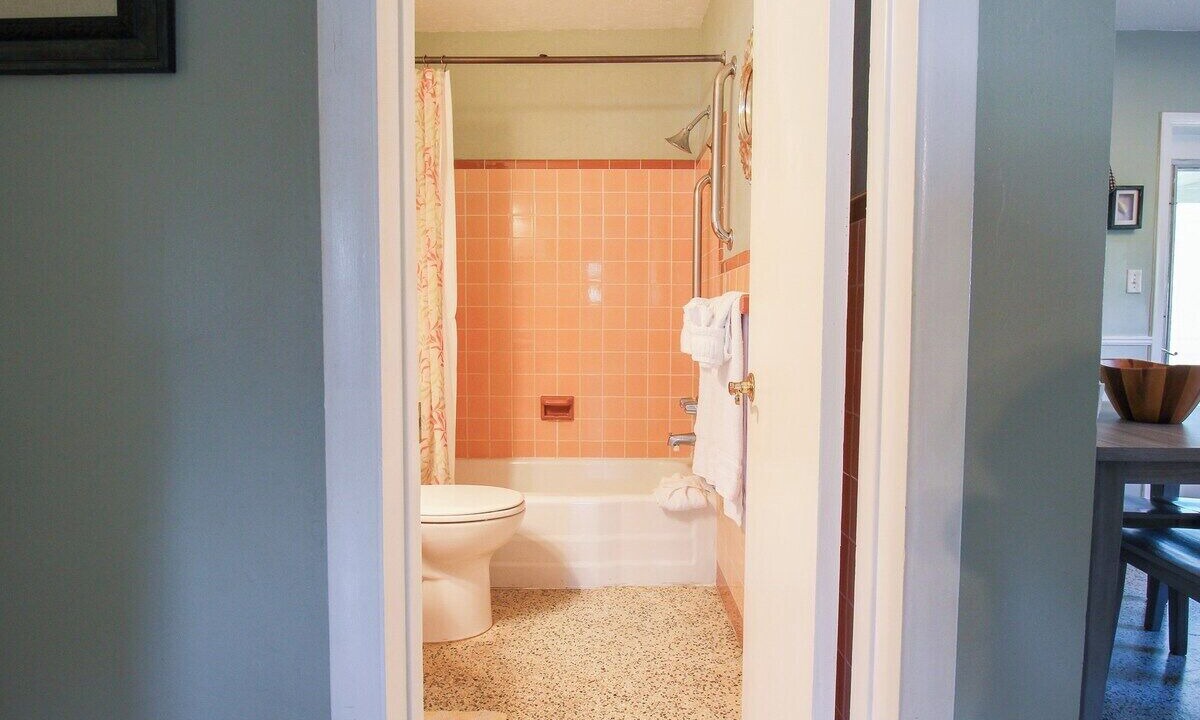 Photo of Bathroom in Golden Beach