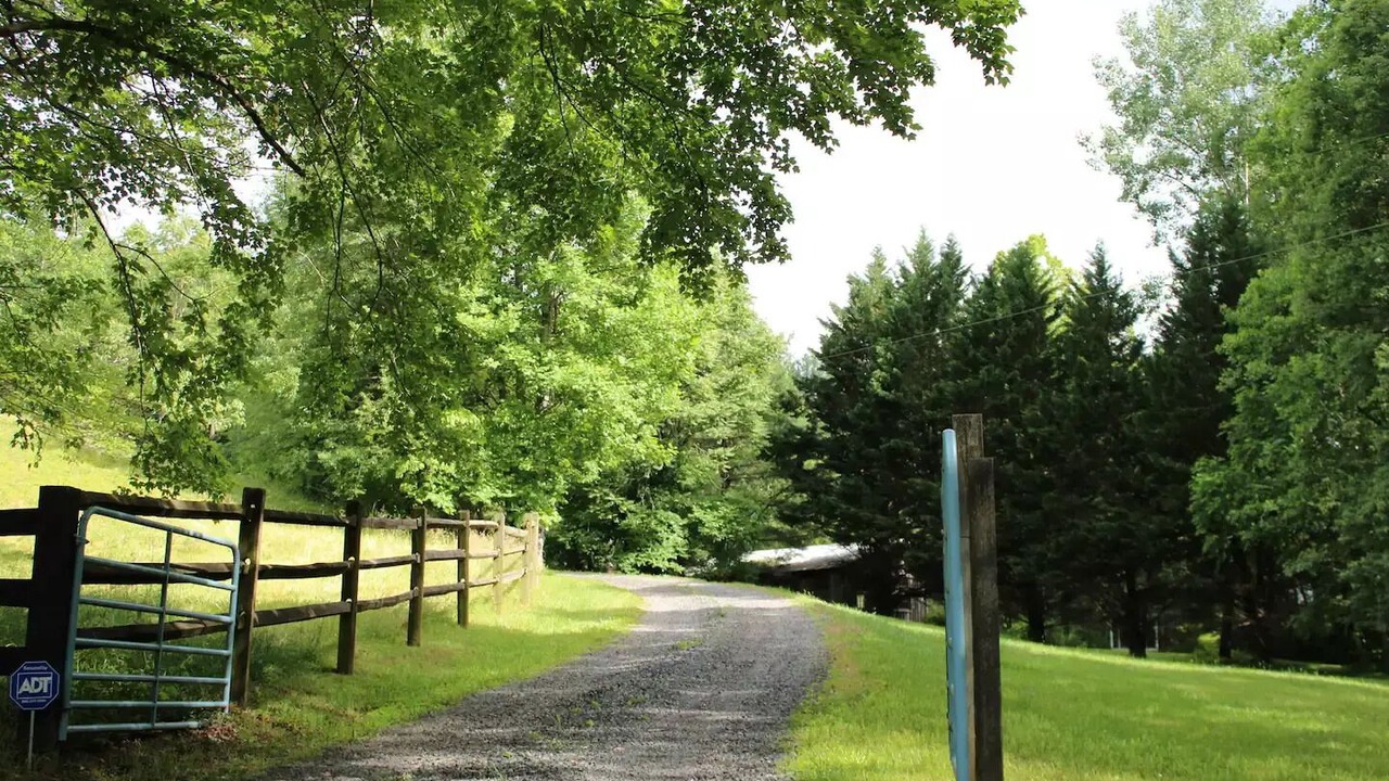 Photo of Outdoor in Etlan