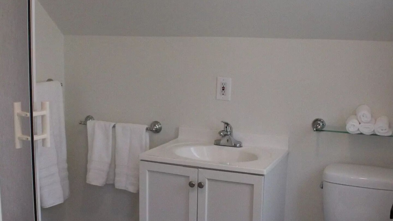 Photo of Bathroom in Etlan