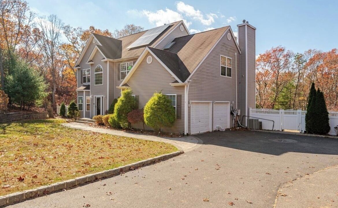 Photo of Outdoor in Yaphank
