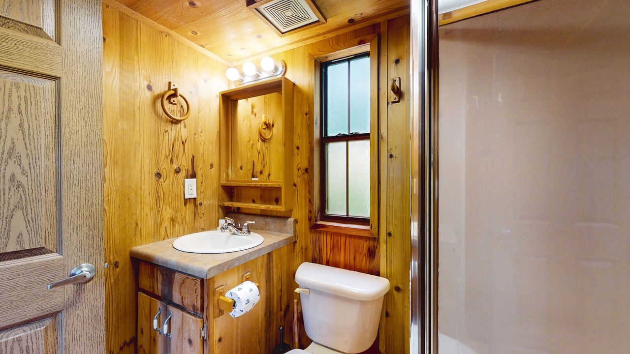 Photo of Bathroom in Hector