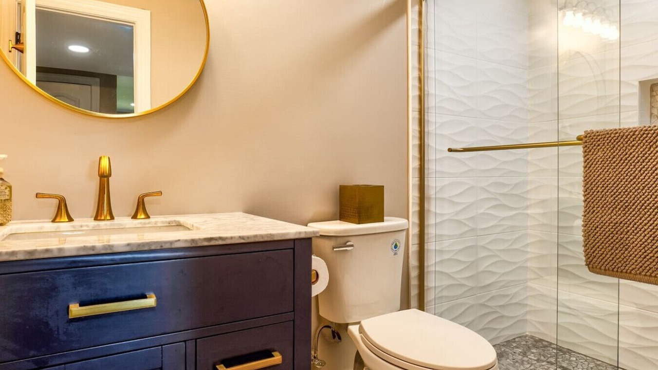 Photo of Bathroom in Colonial Beach