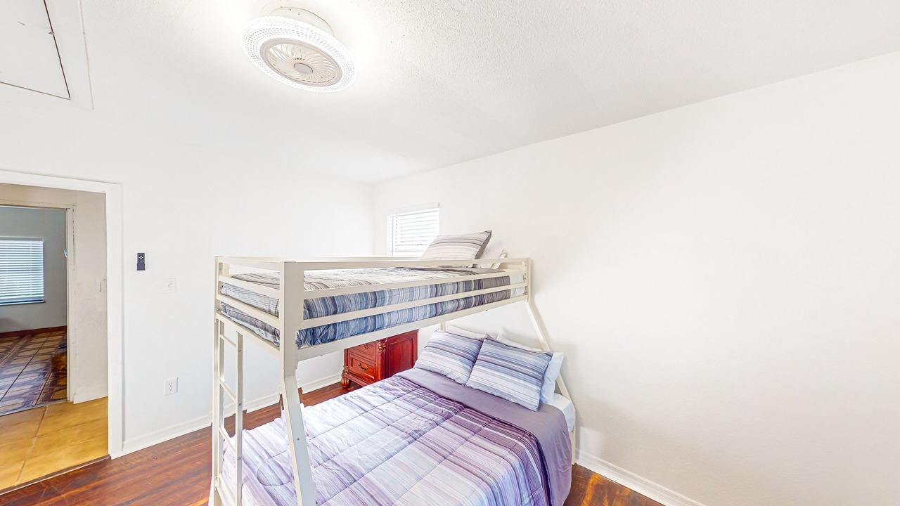 Photo of Bedroom in Orient Park