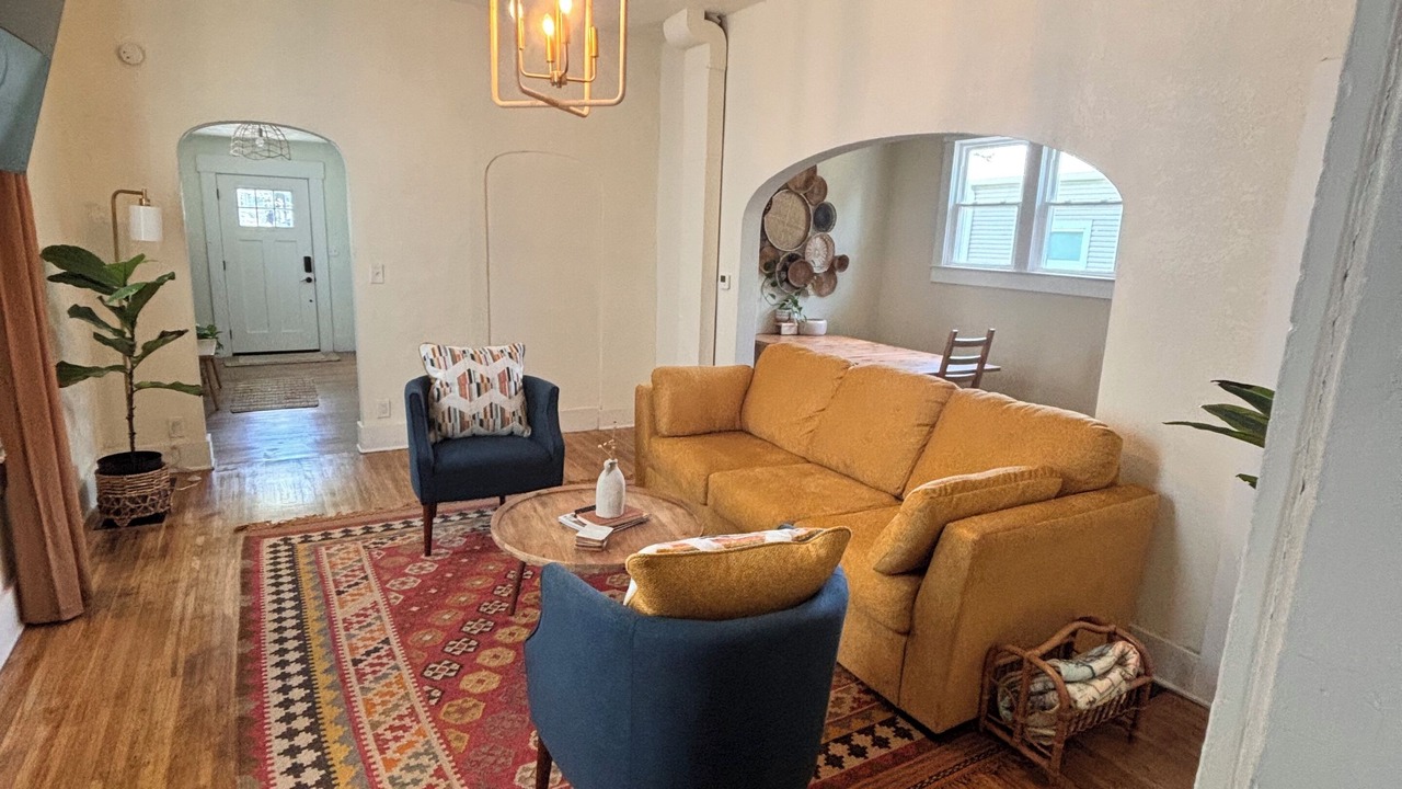 Photo of Livingroom in New Albany