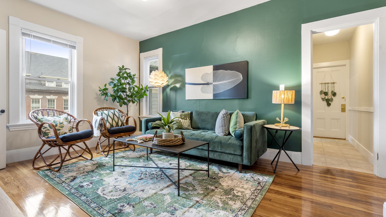Photo of Livingroom in Beverly