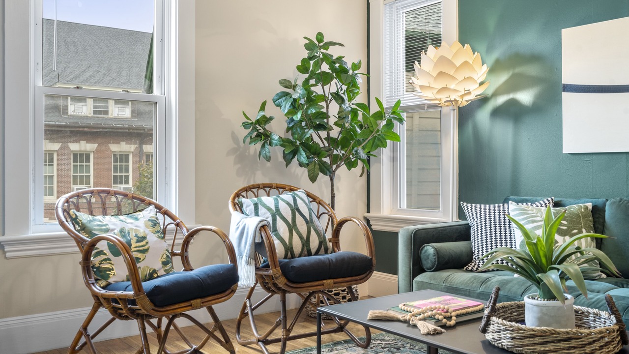 Photo of Livingroom in Beverly