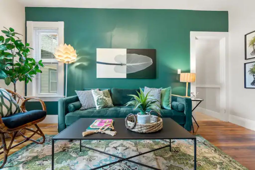 Photo of Livingroom in Beverly