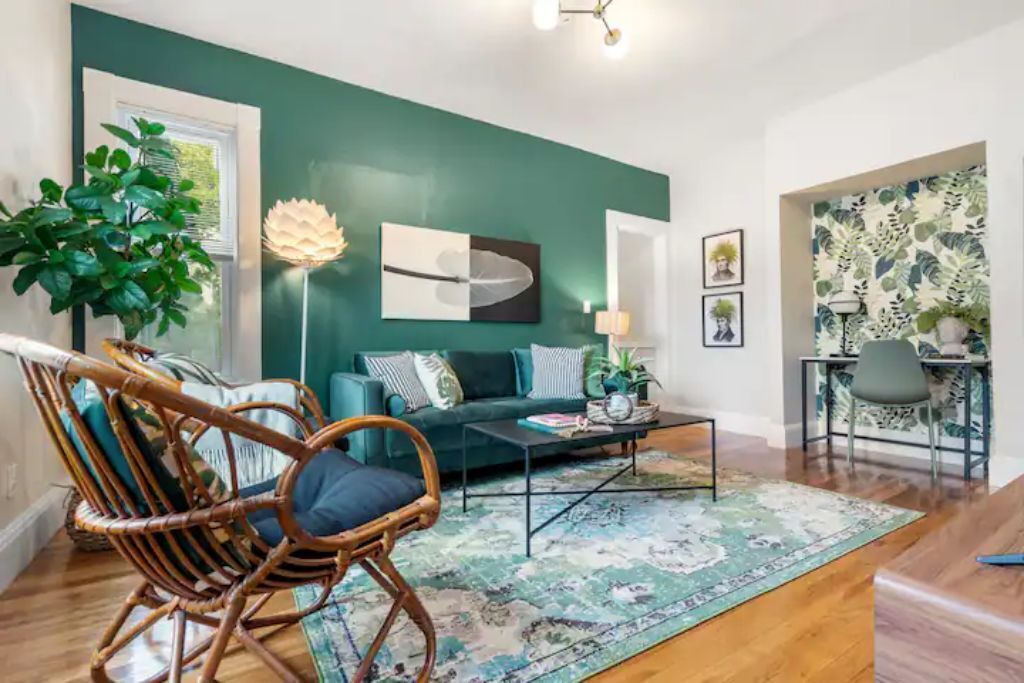 Photo of Livingroom in Beverly