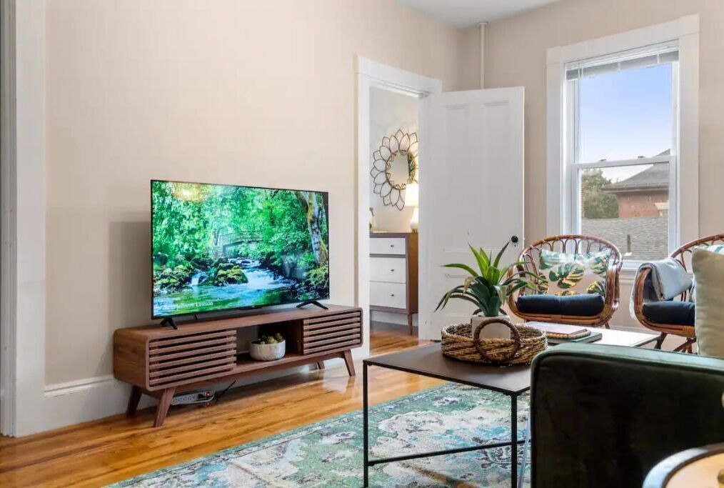 Photo of Livingroom in Beverly