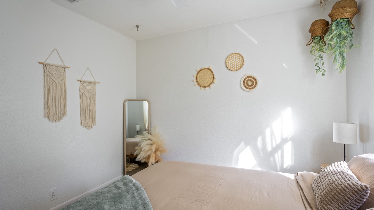 Photo of Bedroom in Cypress Gardens