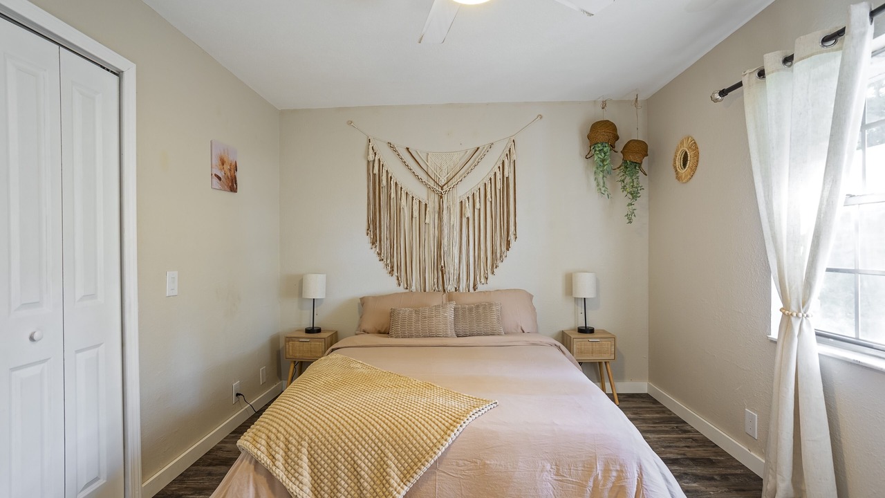 Photo of Bedroom in Cypress Gardens