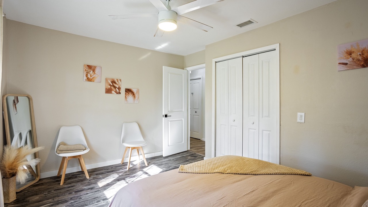 Photo of Bedroom in Cypress Gardens