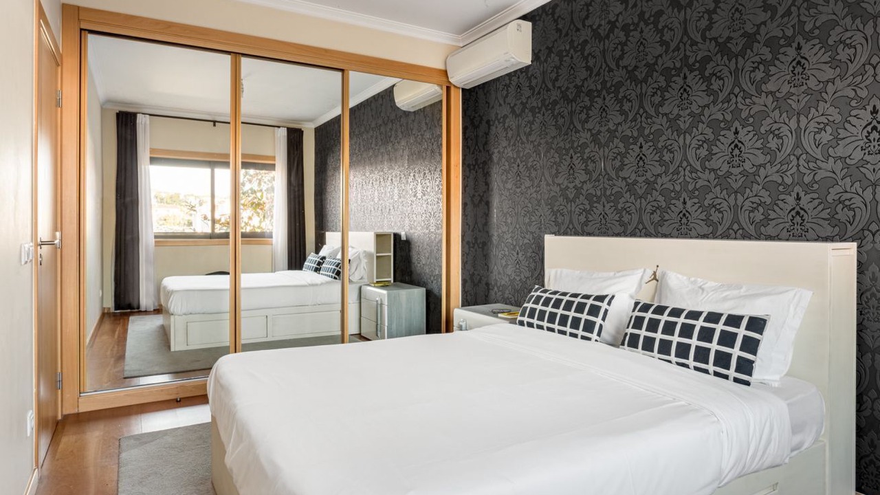 Photo of Bedroom in Linda-a-Velha