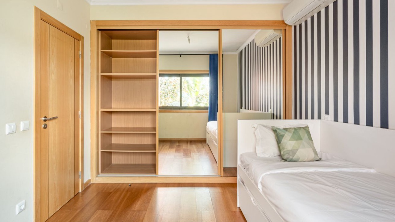 Photo of Bedroom in Linda-a-Velha