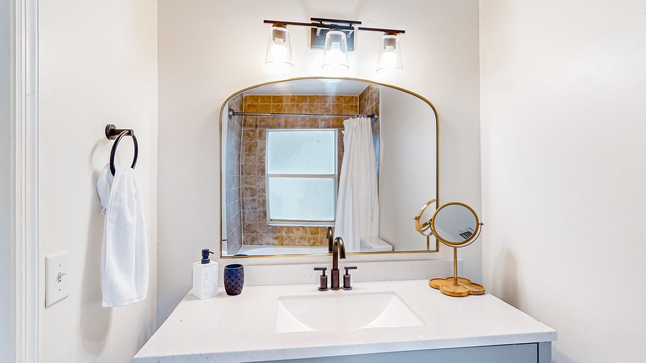 Photo of Bathroom in Bridgewater Crossing