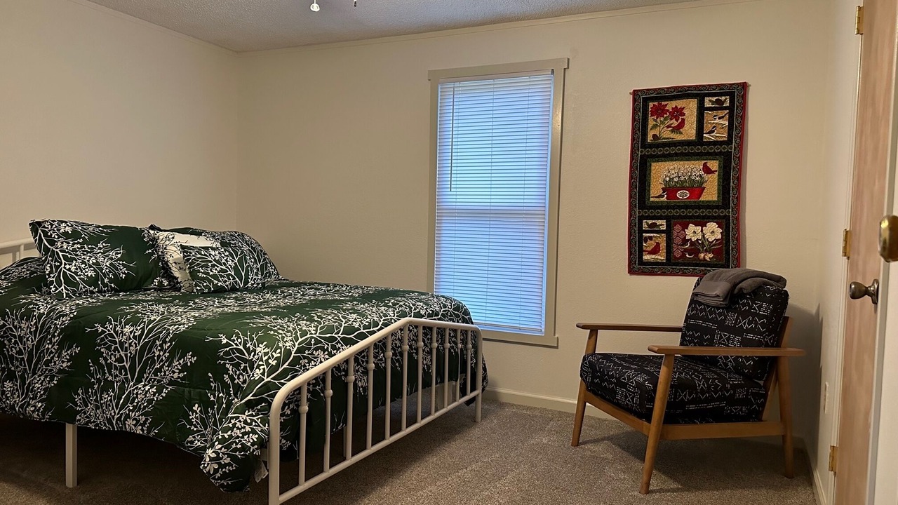 Photo of Bedroom in Scottsburg