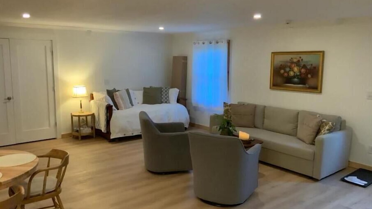 Photo of Livingroom in Hollowville
