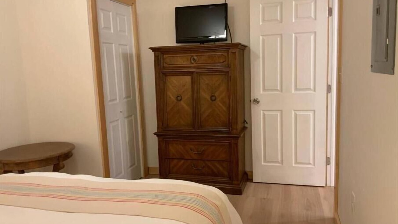 Photo of Bedroom in Hollowville