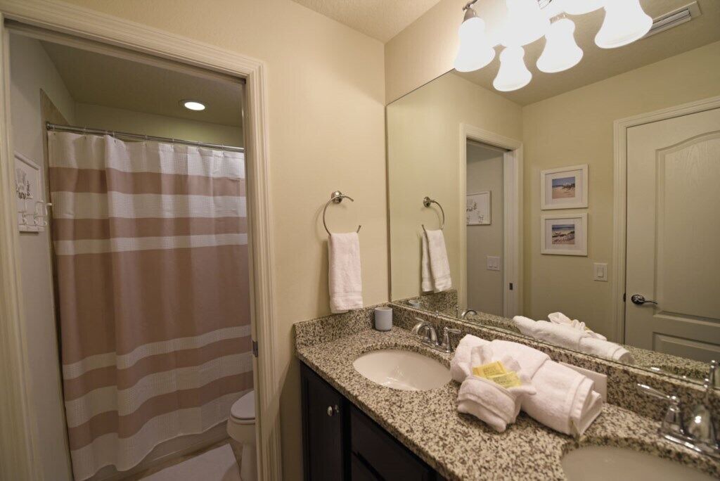 Photo of Bathroom in Bay Lake