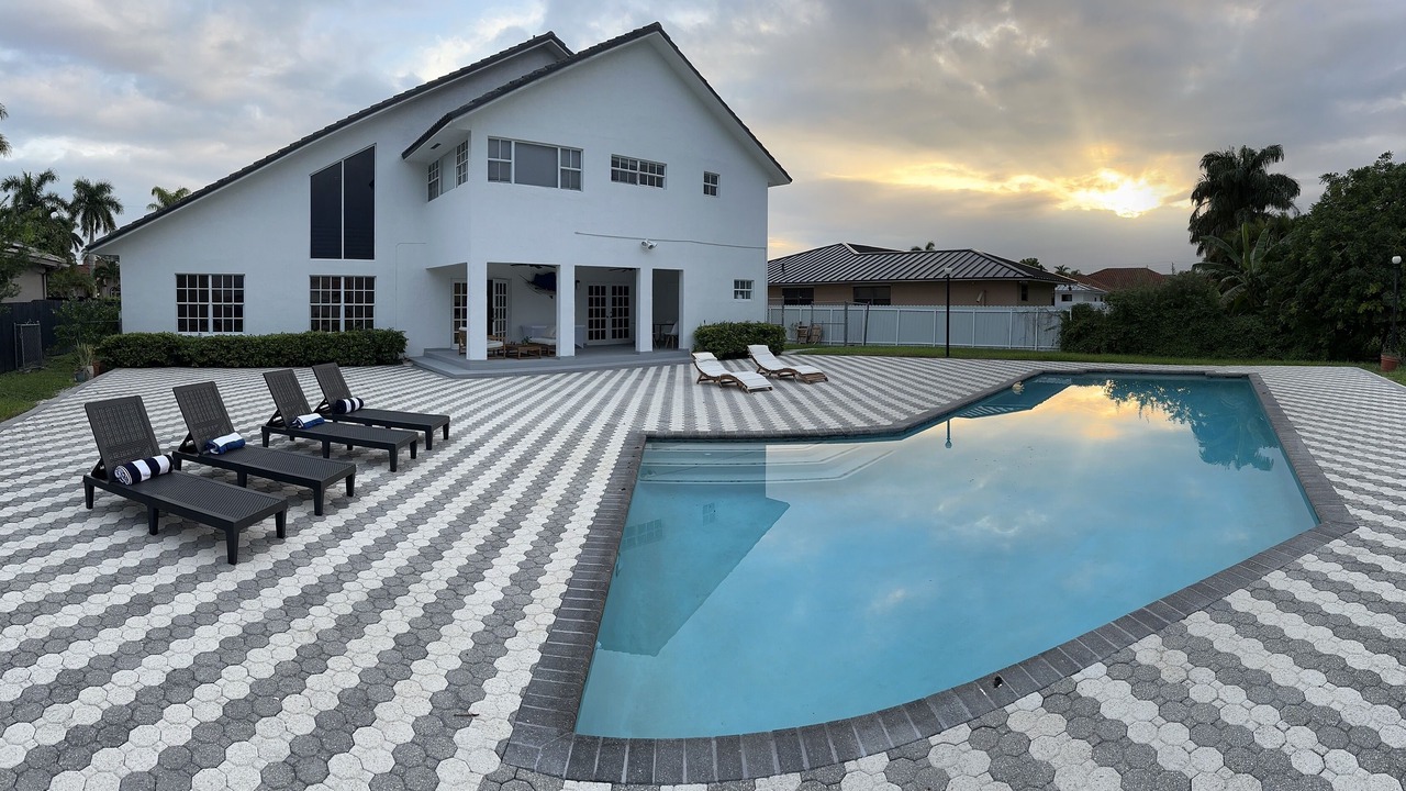 Photo of Outdoor in Tamiami