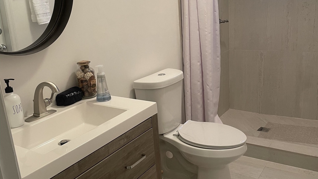 Photo of Bathroom in Tamiami