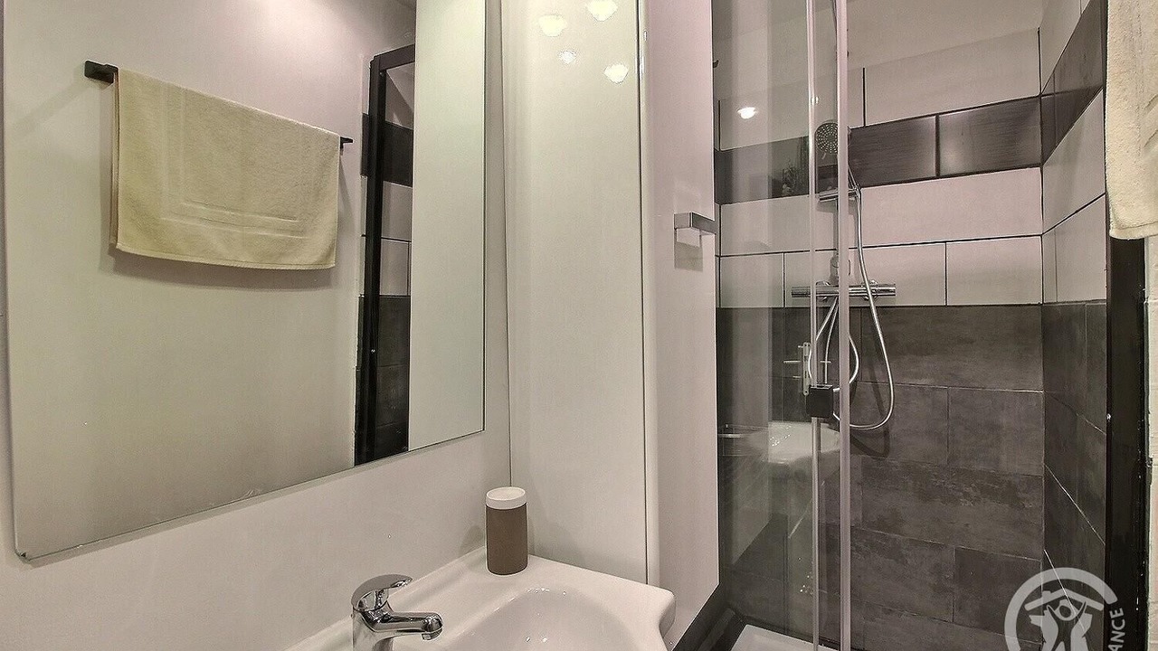Photo of Bathroom in Plouguenast