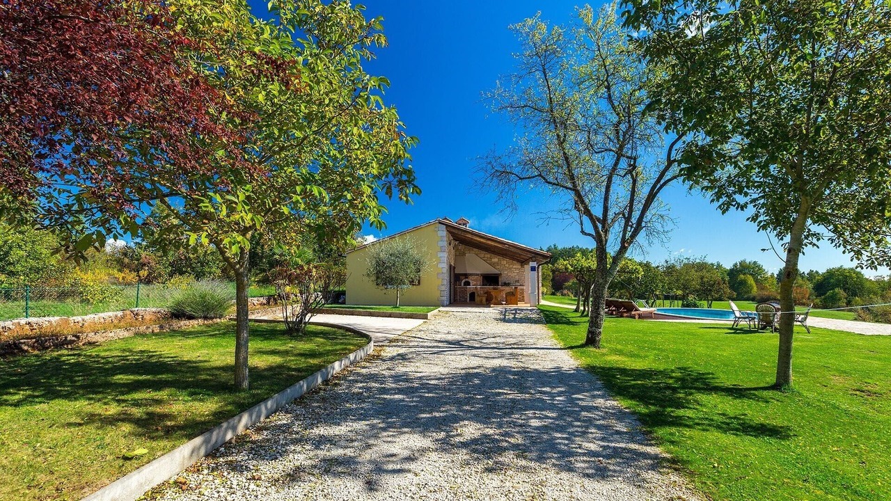 Photo of Outdoor in Laginji