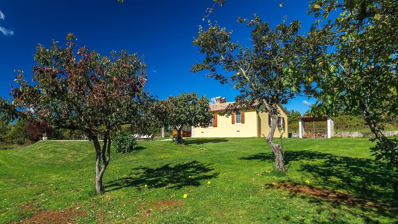 Photo of Outdoor in Laginji
