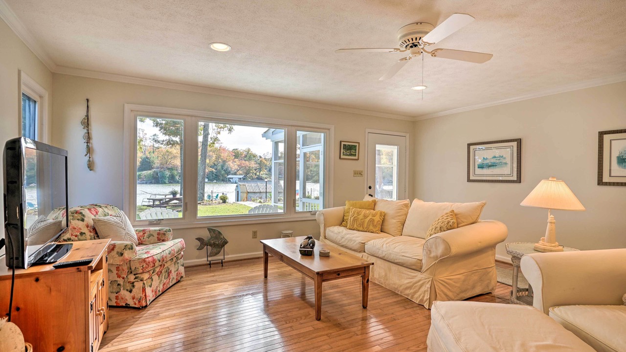 Photo of Livingroom in Wake