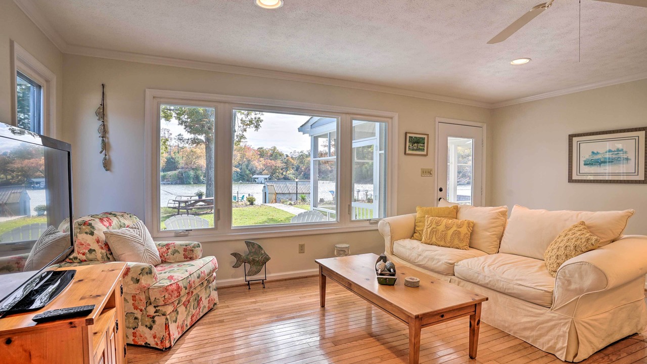 Photo of Livingroom in Wake