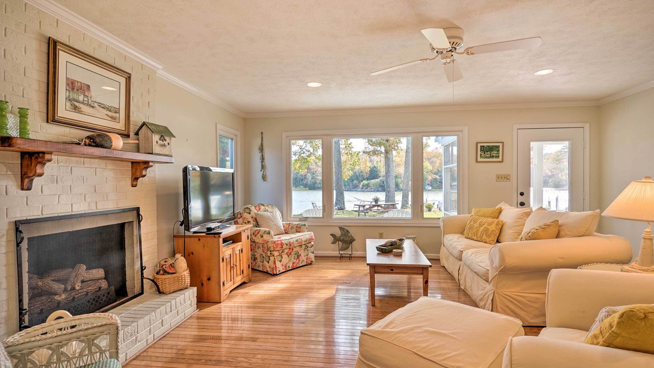 Photo of Livingroom in Wake