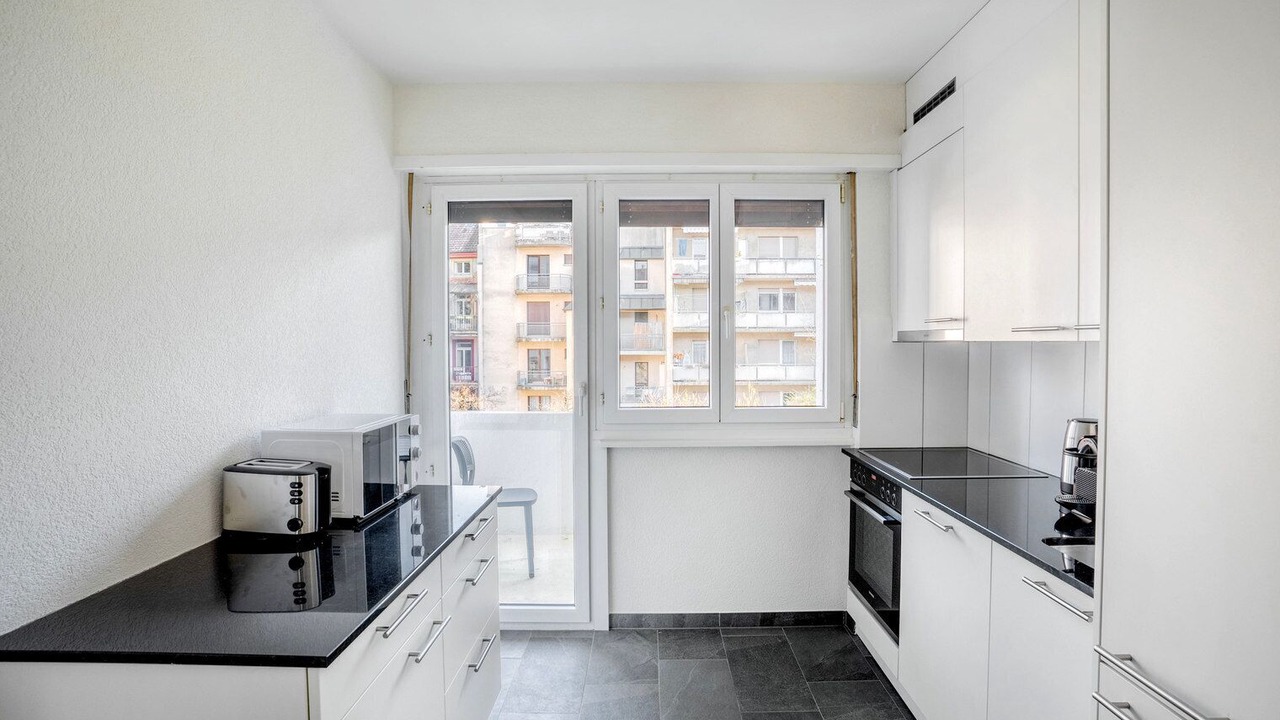 Photo of Kitchen in Iselin