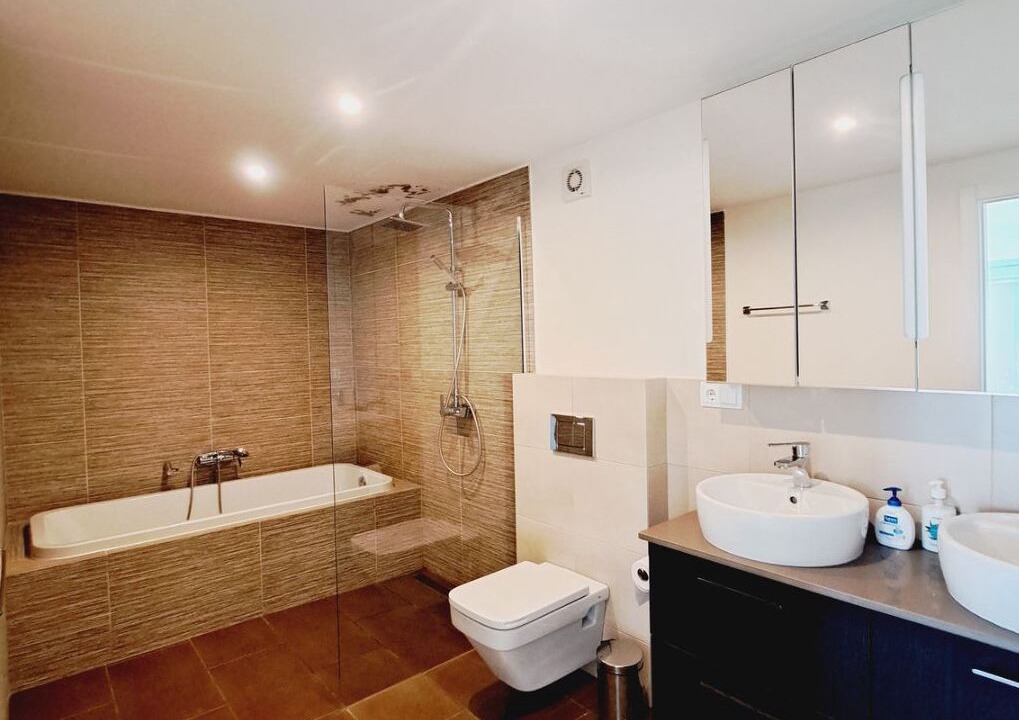 Photo of Bathroom in Trencall