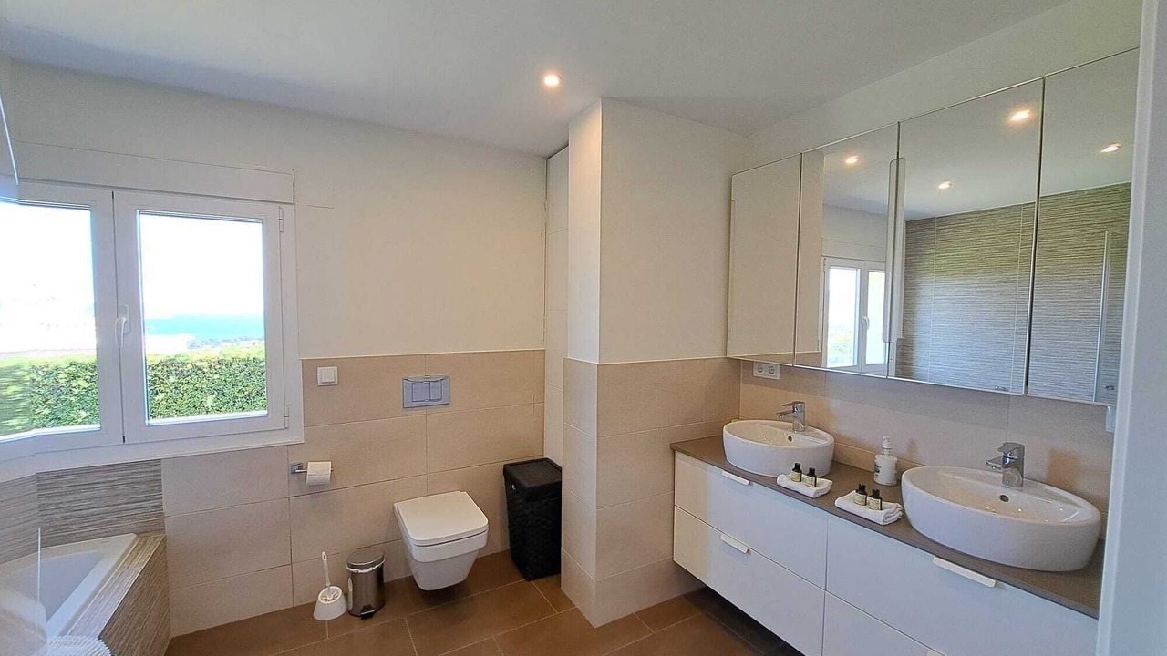 Photo of Bathroom in Trencall