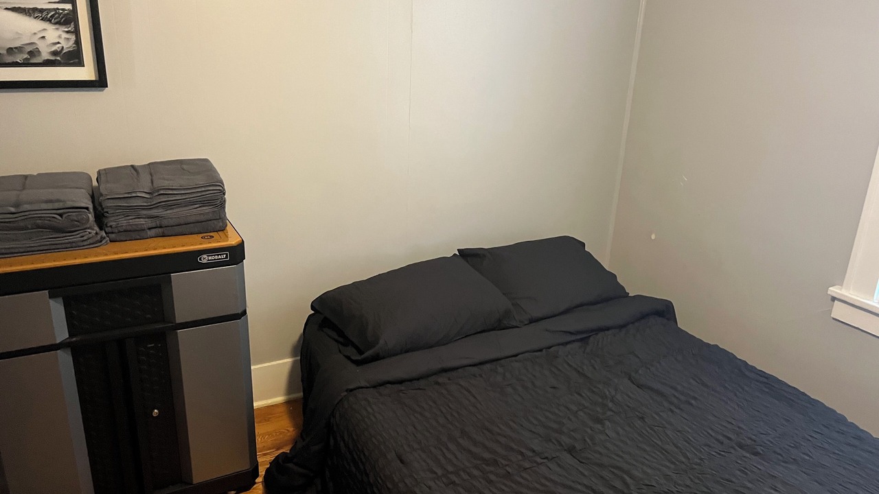 Photo of Bedroom in Roseland