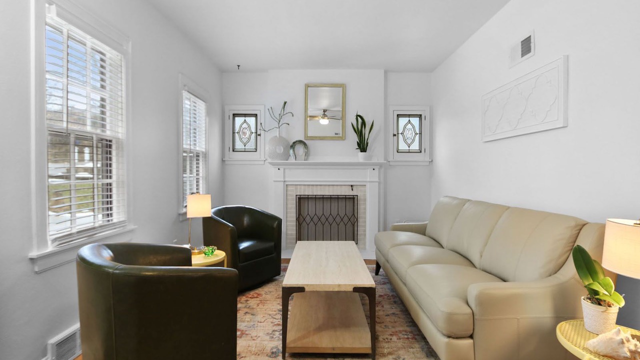 Photo of Livingroom in Miller Beach
