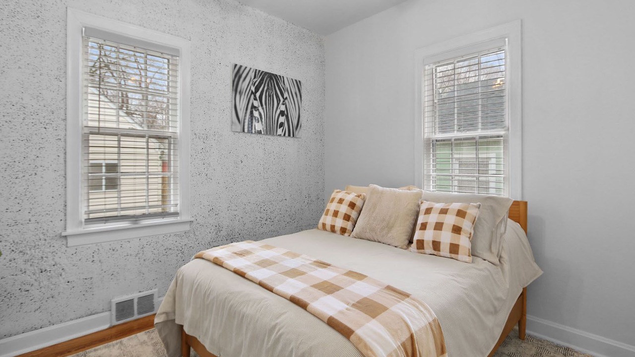 Photo of Bedroom in Miller Beach